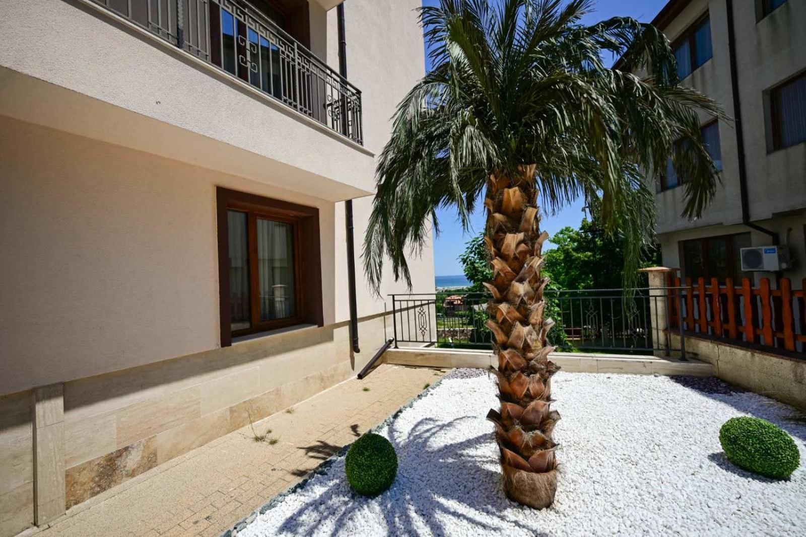 Kristin Palace Obzor Exterior foto